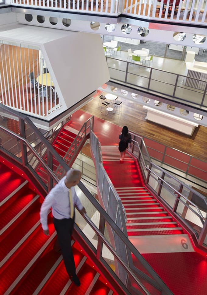 cool-office-design-london-maquarie-bank-ropemaker-place-min-board-stairs