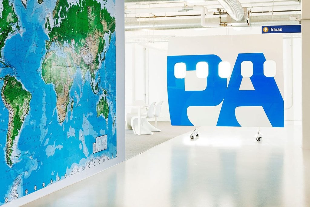 airbnb-cool-office-design-office-interiors-pan-am-side-airplane-world-man