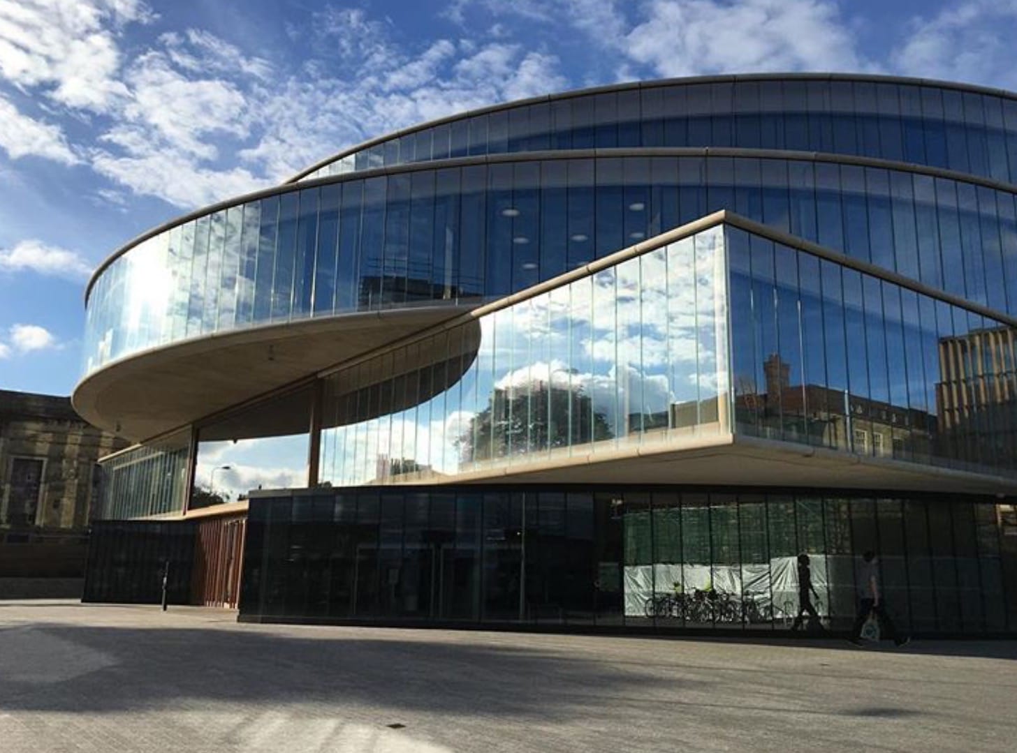 Oxford University’s Blavatnik School of Government – “simply breathtaking” building design